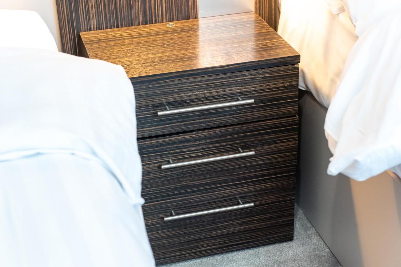 סלאו Uno Hotel Heathrow Windsor מראה חיצוני תמונה