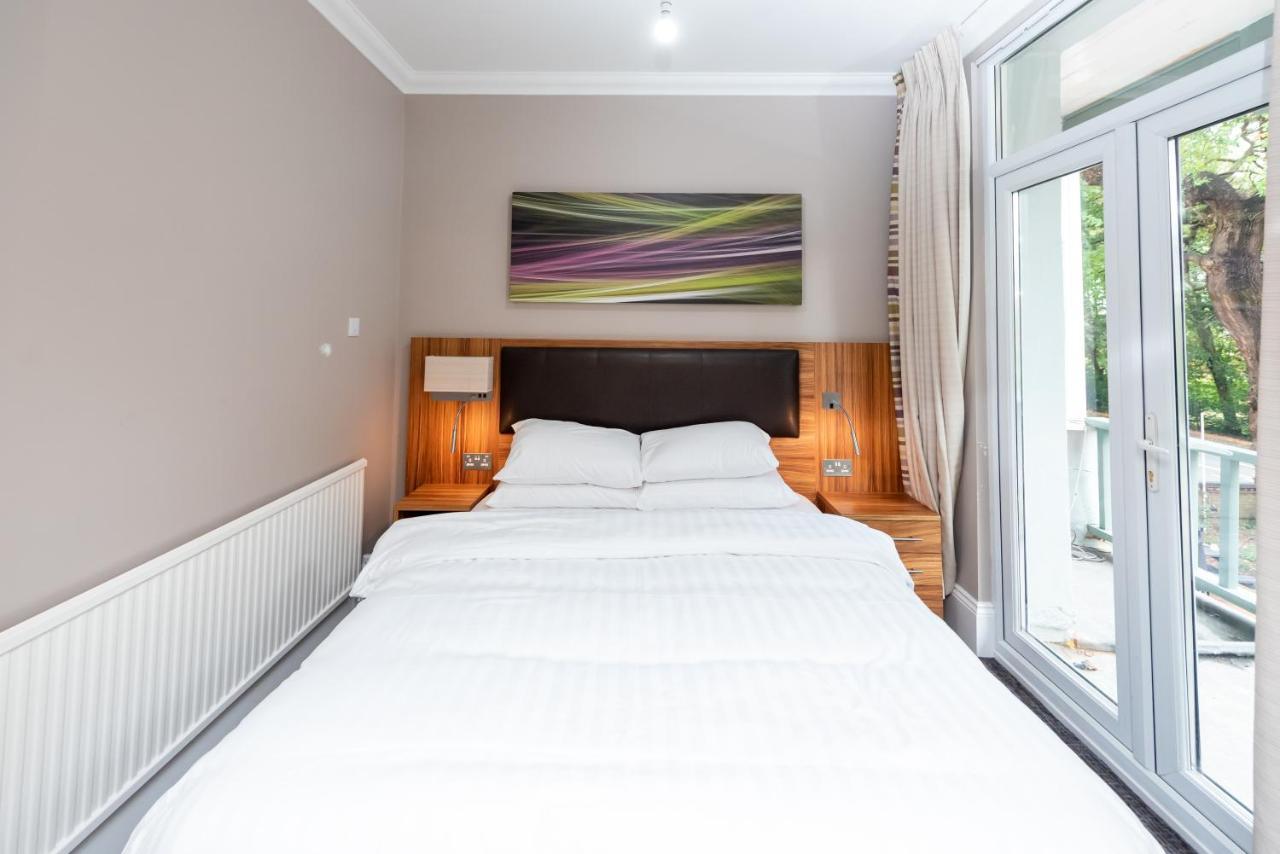 סלאו Uno Hotel Heathrow Windsor מראה חיצוני תמונה