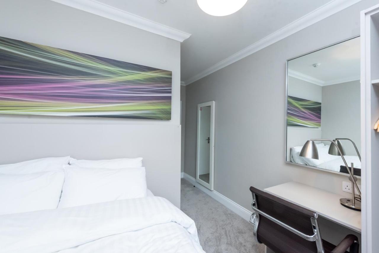 סלאו Uno Hotel Heathrow Windsor מראה חיצוני תמונה