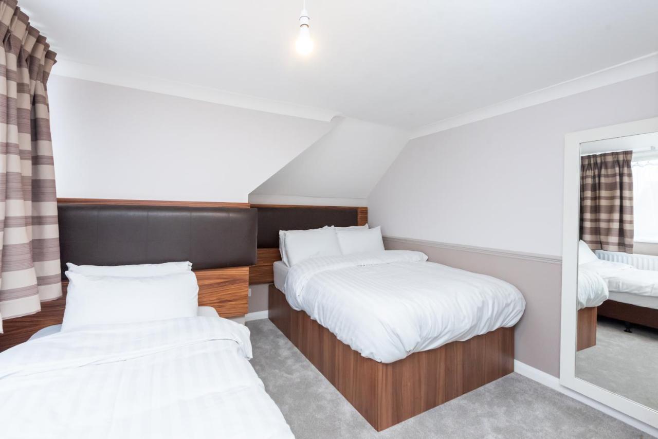 סלאו Uno Hotel Heathrow Windsor מראה חיצוני תמונה