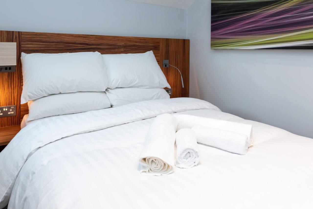 סלאו Uno Hotel Heathrow Windsor מראה חיצוני תמונה