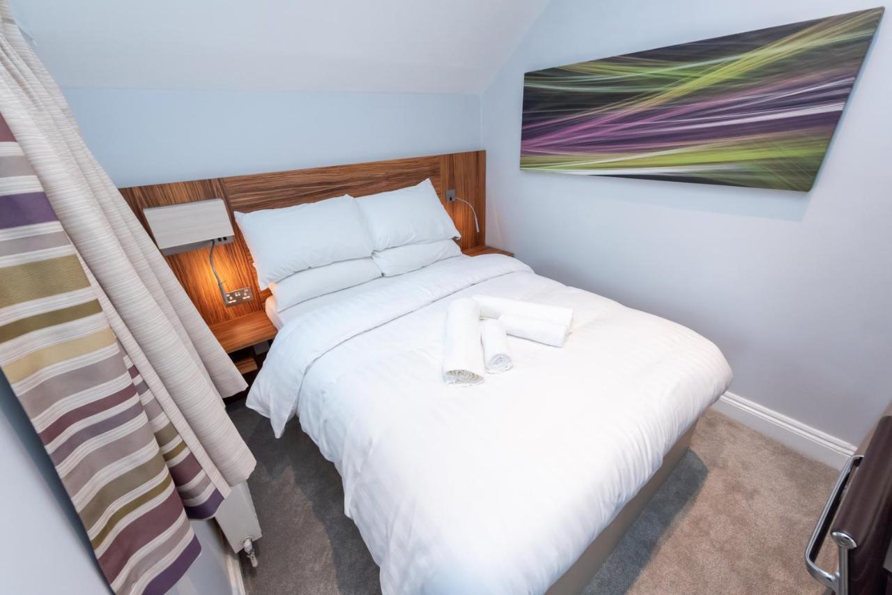 סלאו Uno Hotel Heathrow Windsor מראה חיצוני תמונה