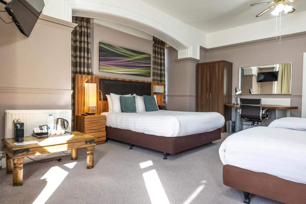סלאו Uno Hotel Heathrow Windsor מראה חיצוני תמונה