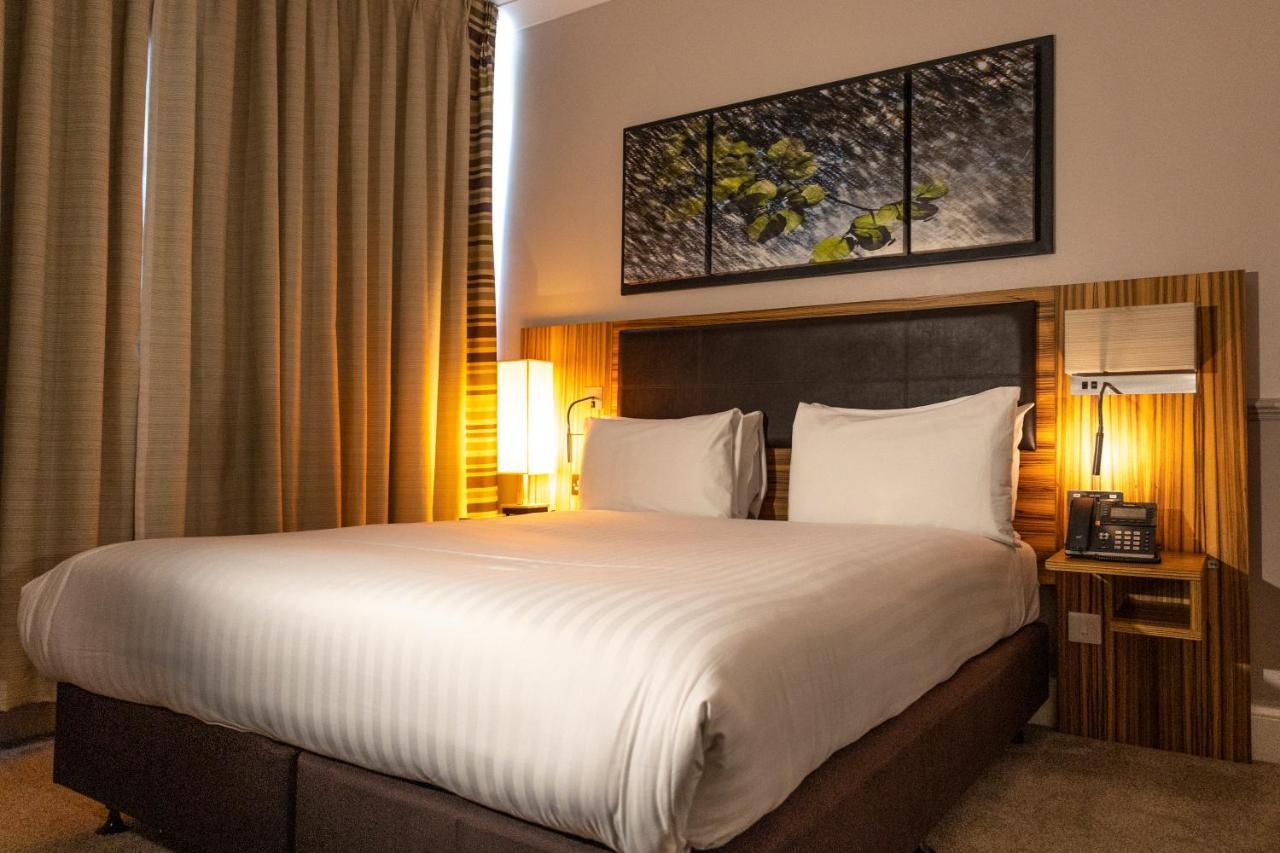 סלאו Uno Hotel Heathrow Windsor מראה חיצוני תמונה