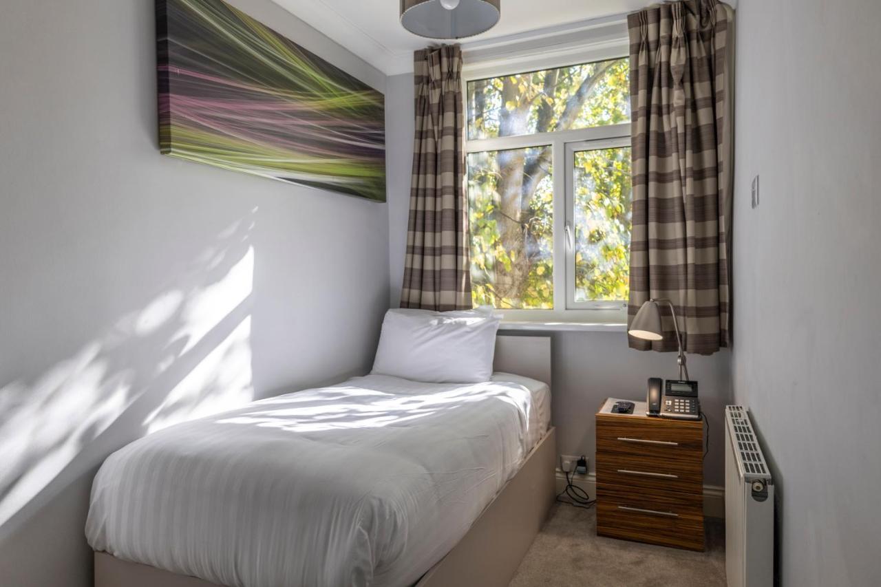 סלאו Uno Hotel Heathrow Windsor מראה חיצוני תמונה