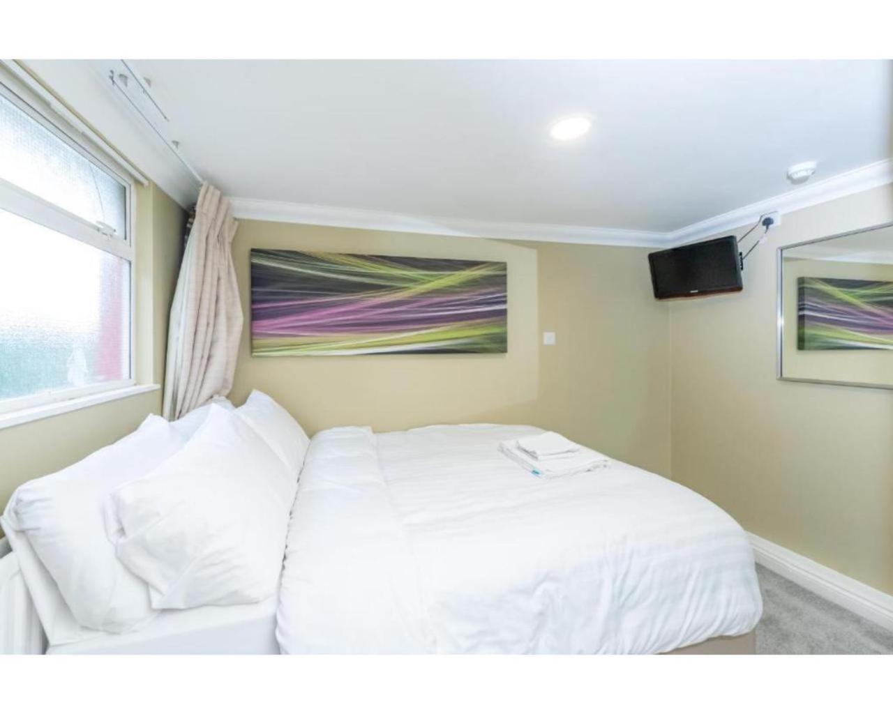 סלאו Uno Hotel Heathrow Windsor חדר תמונה