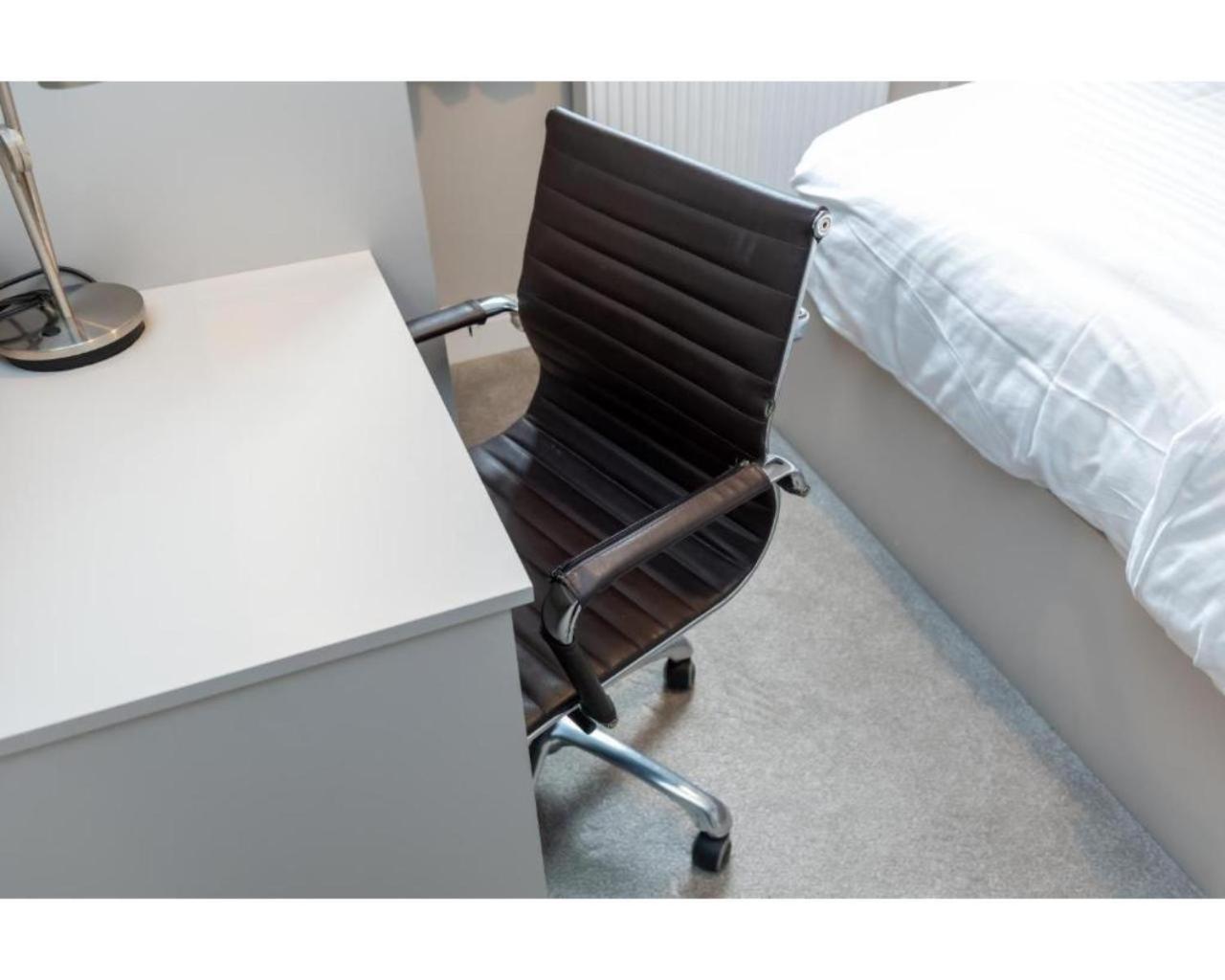 סלאו Uno Hotel Heathrow Windsor חדר תמונה