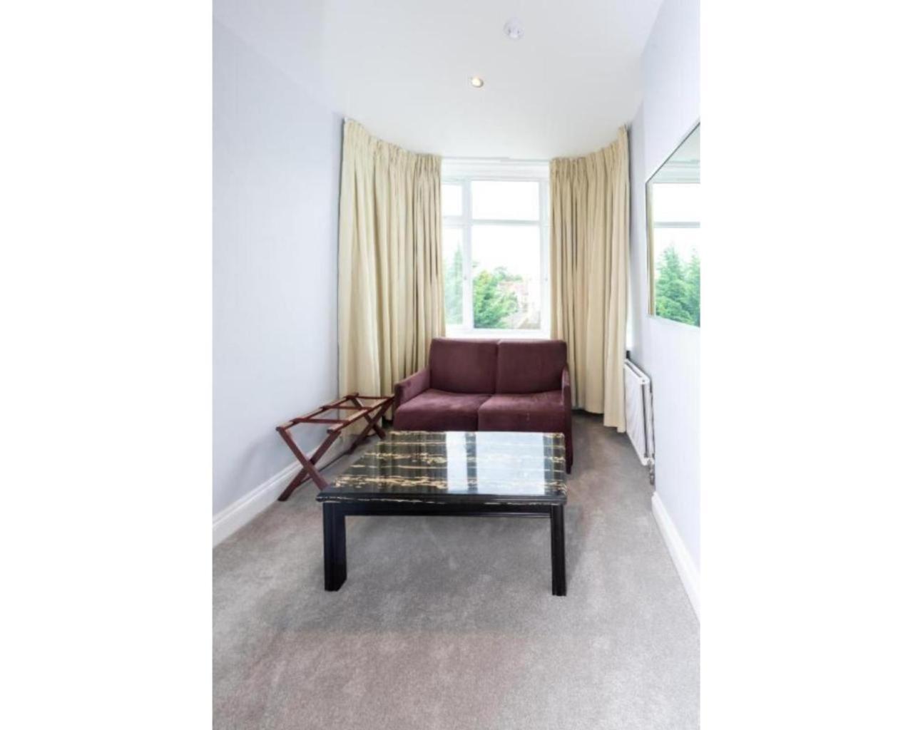 סלאו Uno Hotel Heathrow Windsor חדר תמונה
