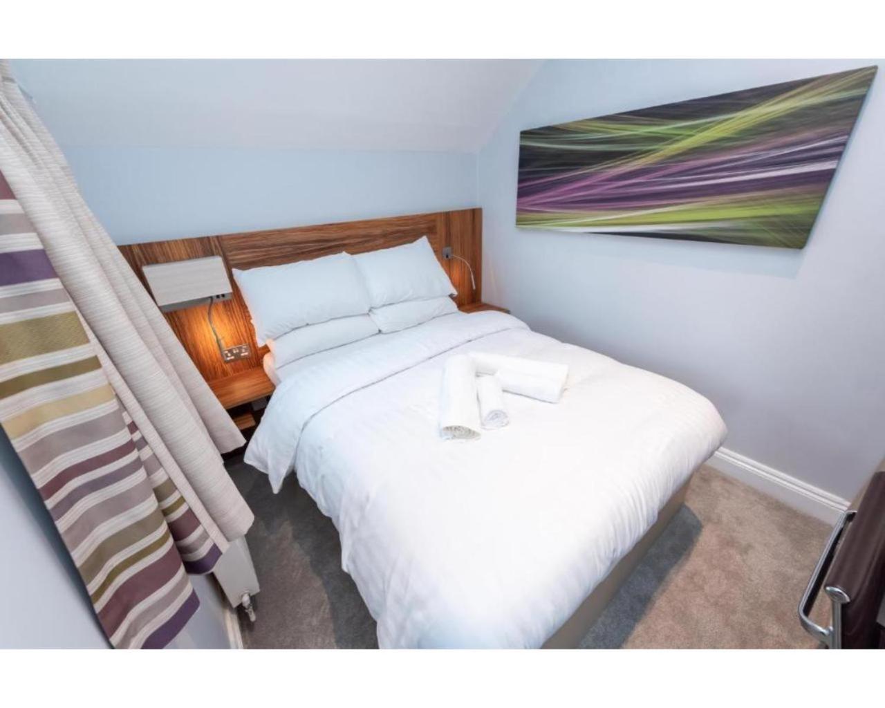 סלאו Uno Hotel Heathrow Windsor חדר תמונה