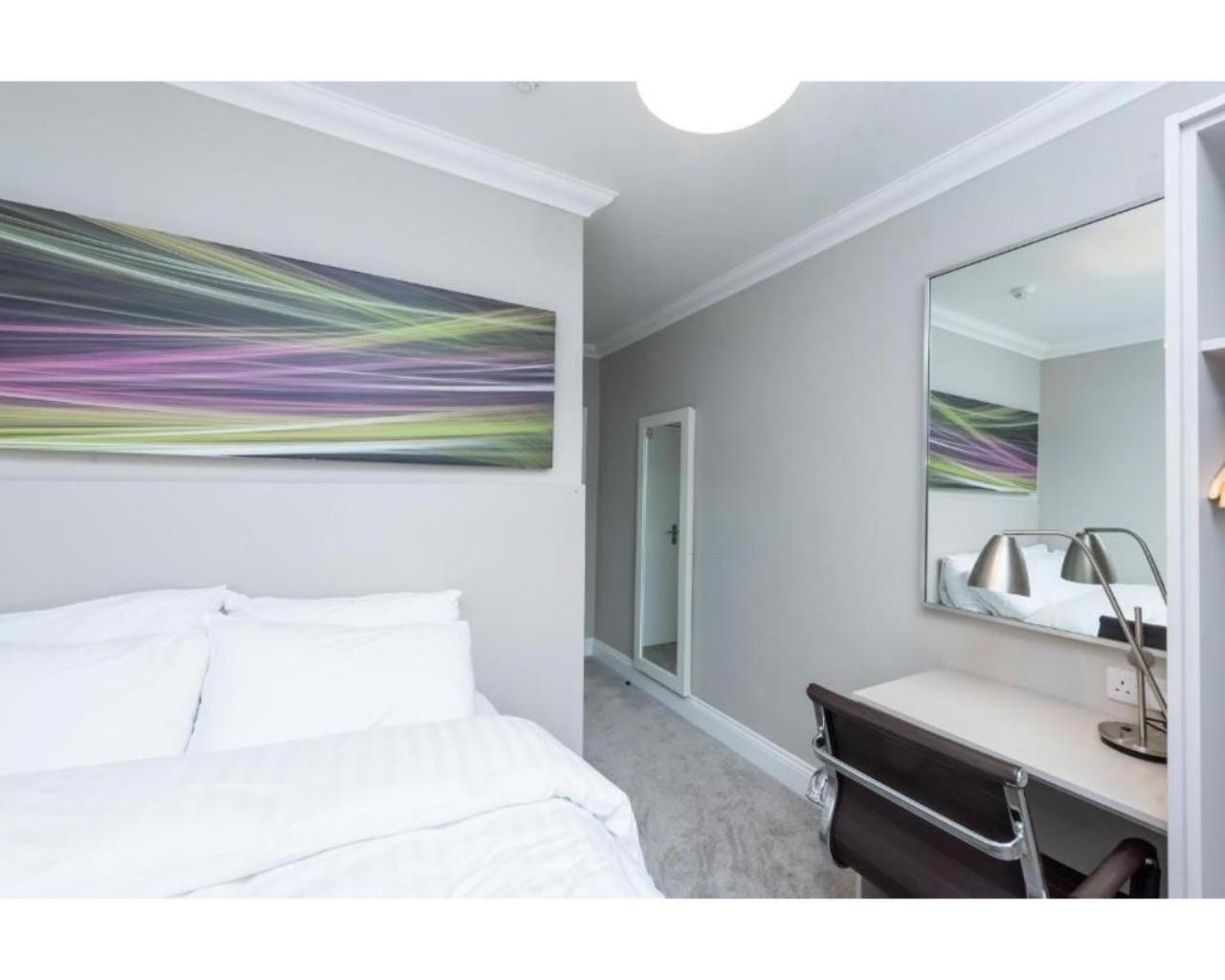 סלאו Uno Hotel Heathrow Windsor חדר תמונה