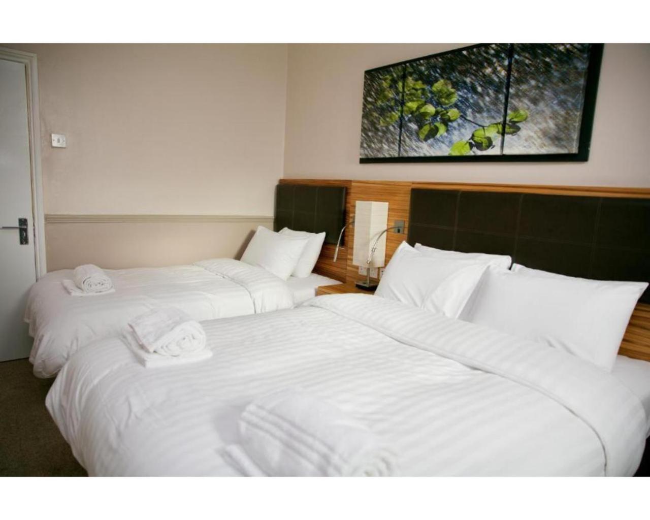 סלאו Uno Hotel Heathrow Windsor חדר תמונה